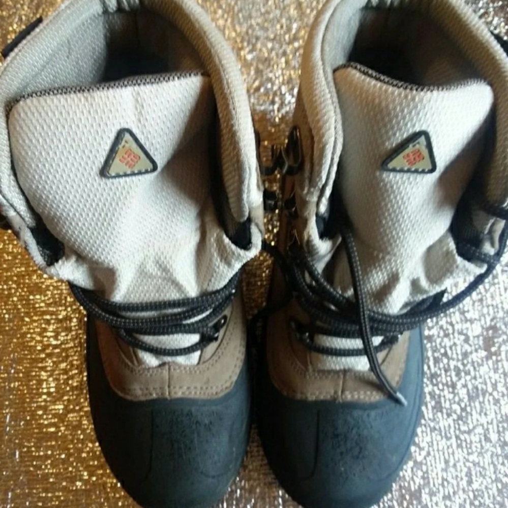 Sz.7 Womens Columbia Cascadian Summit Boots